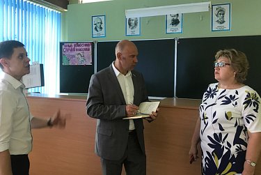 Депутаты подключились к проверке социальных объектов 